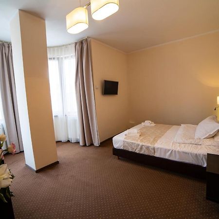 Restaurant Pensiune Bucovina Кымпулунг-Молдовенеск Экстерьер фото