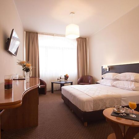 Restaurant Pensiune Bucovina Кымпулунг-Молдовенеск Экстерьер фото