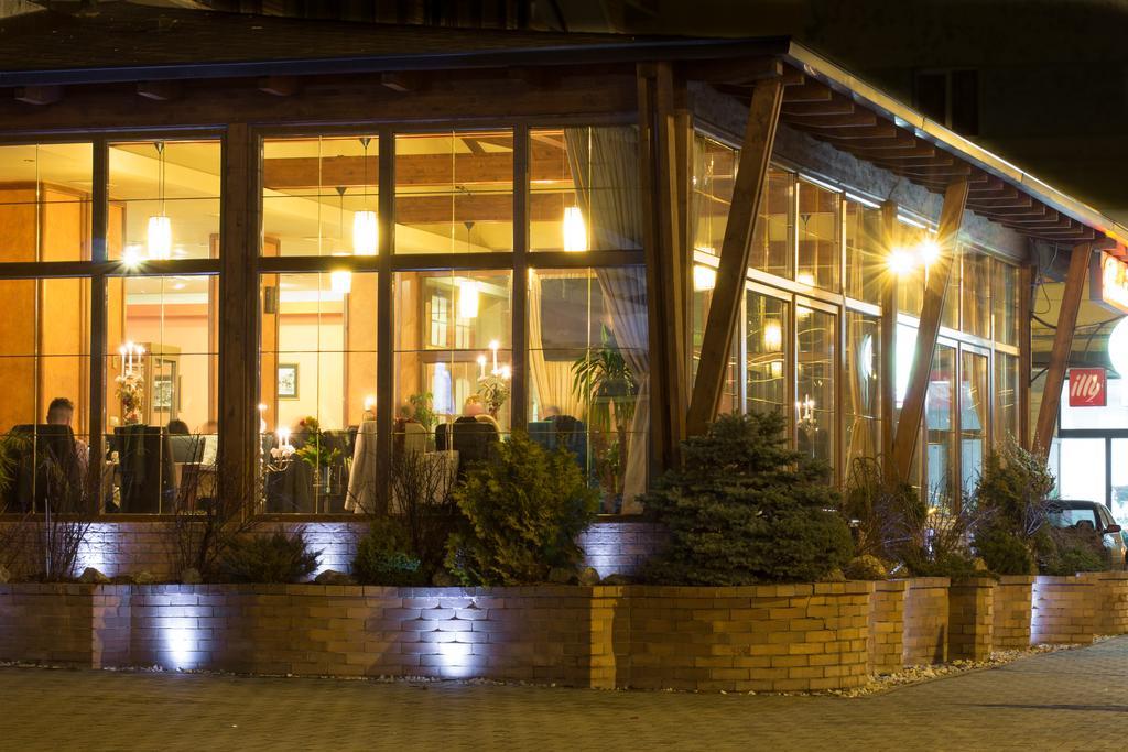 Restaurant Pensiune Bucovina Кымпулунг-Молдовенеск Экстерьер фото