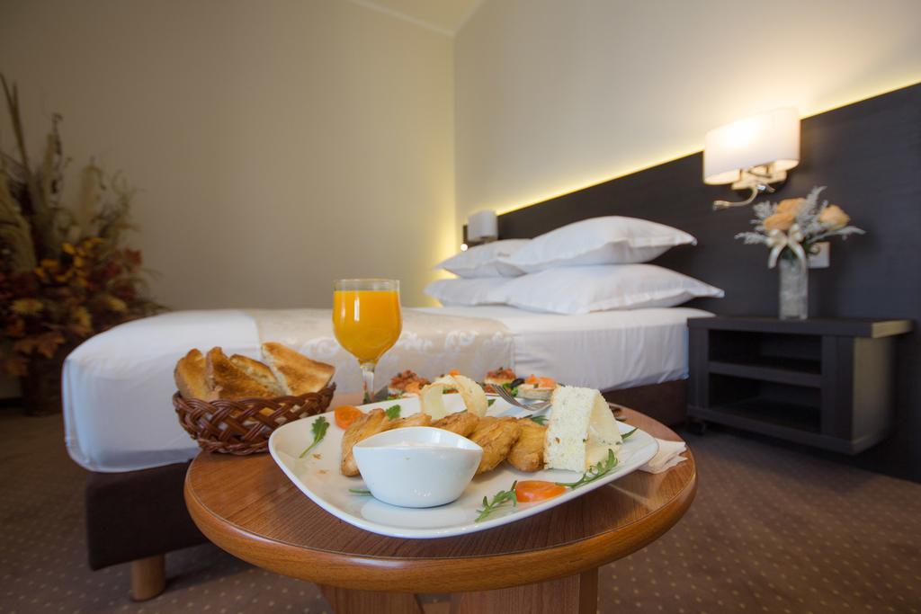 Restaurant Pensiune Bucovina Кымпулунг-Молдовенеск Экстерьер фото