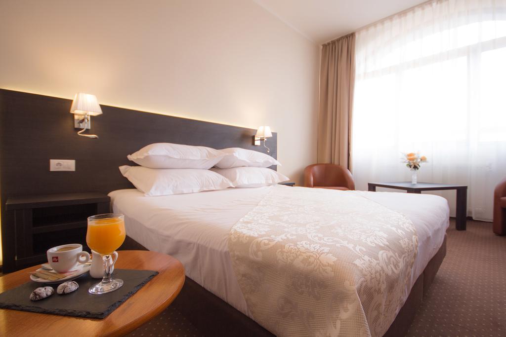 Restaurant Pensiune Bucovina Кымпулунг-Молдовенеск Экстерьер фото